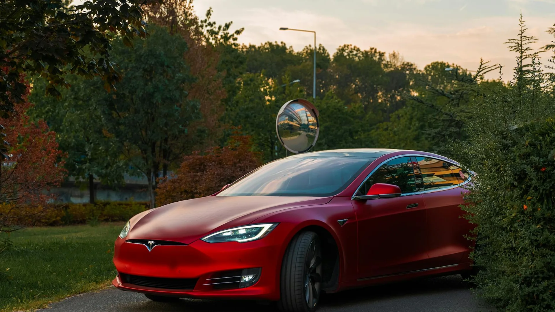 Aerodynamics Beat Diet — Why EV Size Barely Moves the Needle
