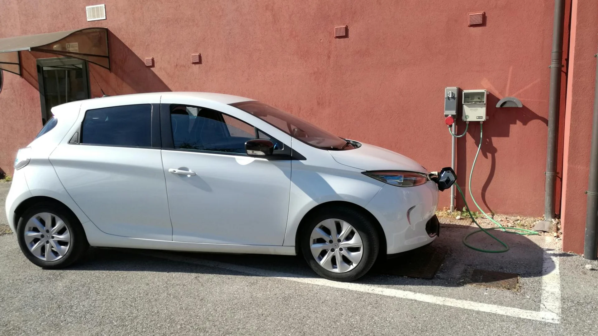 Charging Your EV From a Dryer Outlet: A Canadian Owner's Guide to Doing It Safely