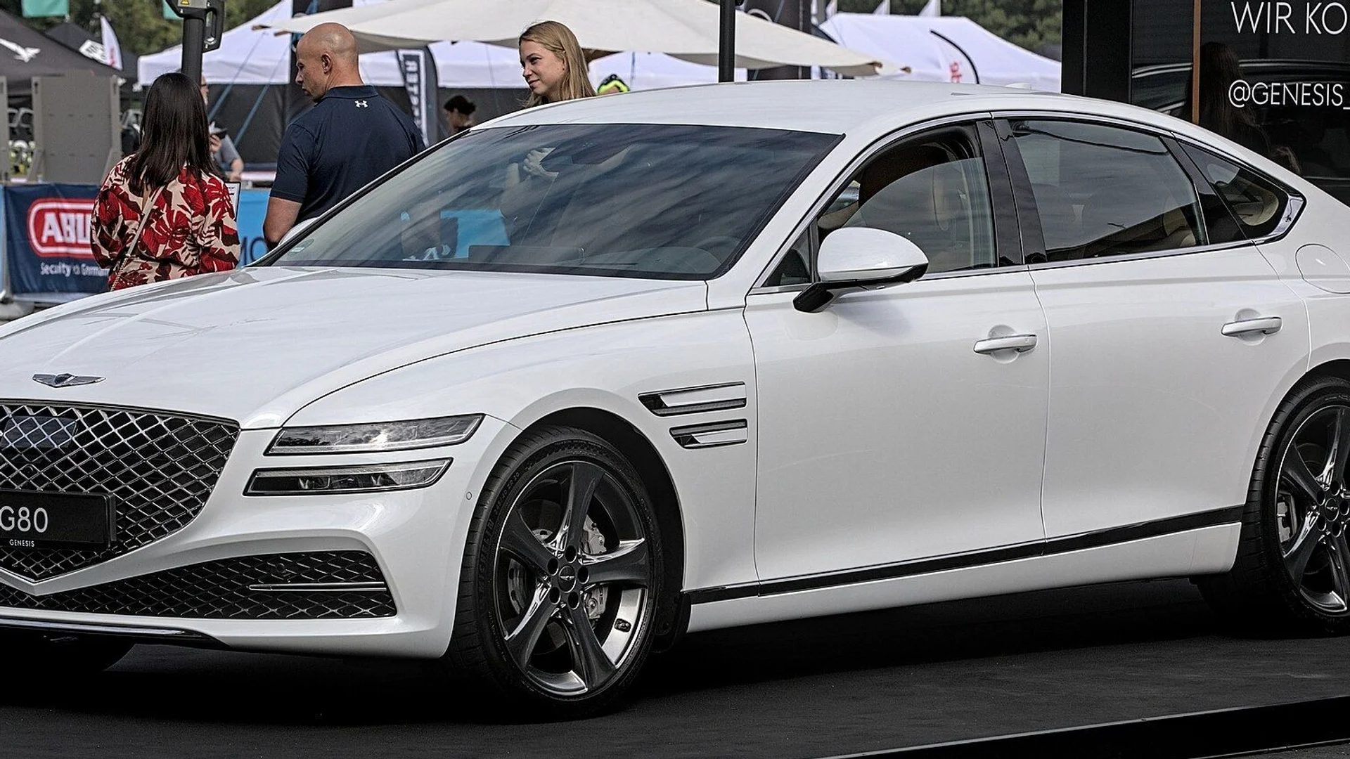 Hyundai Genesis Recall: Park Outside Warning Hits 94,622