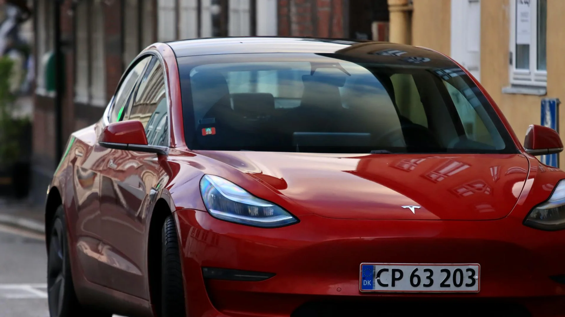 Polestar 2 hatchback returns to Canada for 2026 — the quota math, not tariff relief