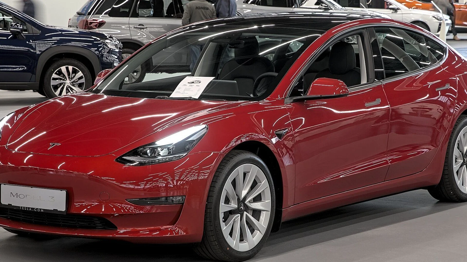 Shanghai-Made Tesla Model 3 in Canada: C$39,490